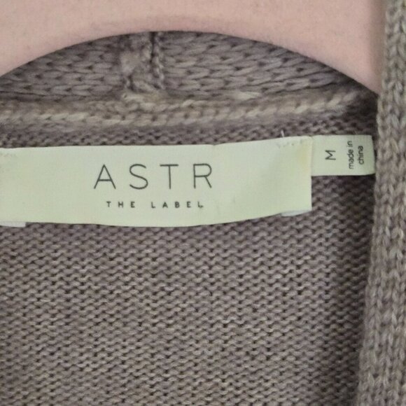 Astr The Label Lavender Faux Wrap Pleated Detail Super Soft Sweater Size M - Picture 6 of 7